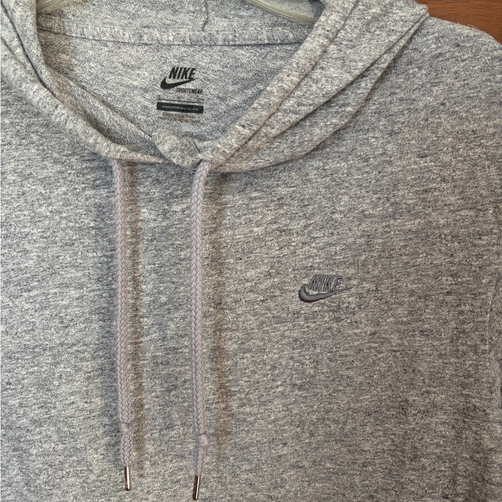 ๐ธ Nike Long-Sleeve Hoodie Pullover - Picture 2 of 6